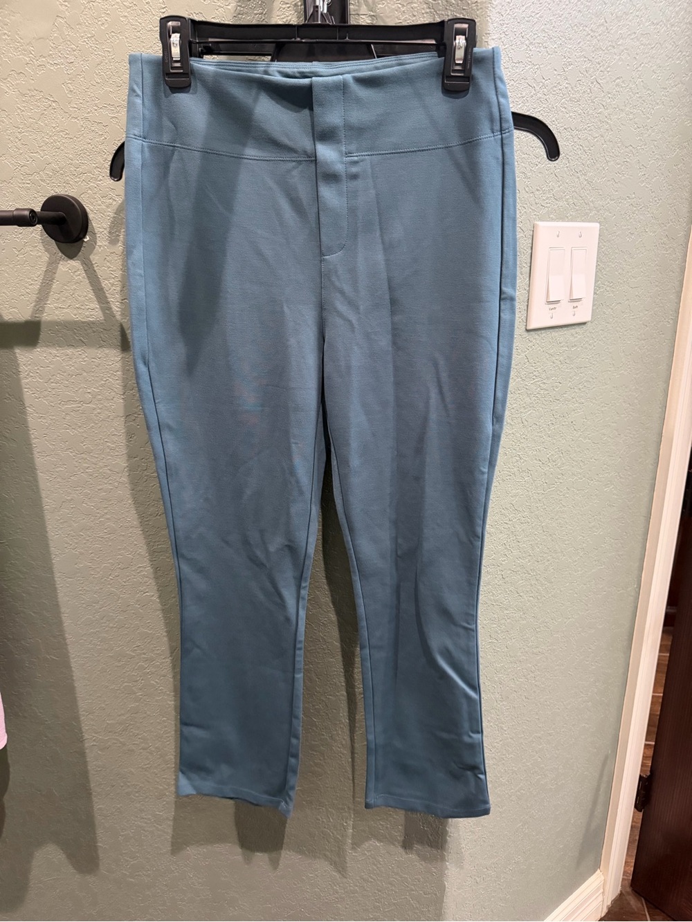 HALARA Women's Cropped Ponte Ankle Pants in Dusty Blue